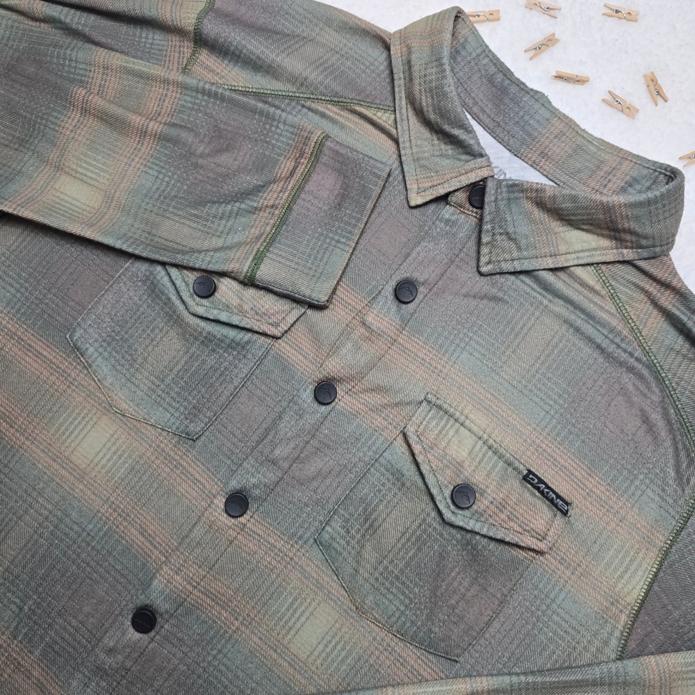 Dakine Mens XL Green Brown Plaid Button Up Shirt Technical Baselayer